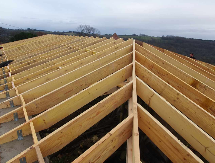 Photo: Refonte d'une charpente traditionnelle sur une maison en pierre