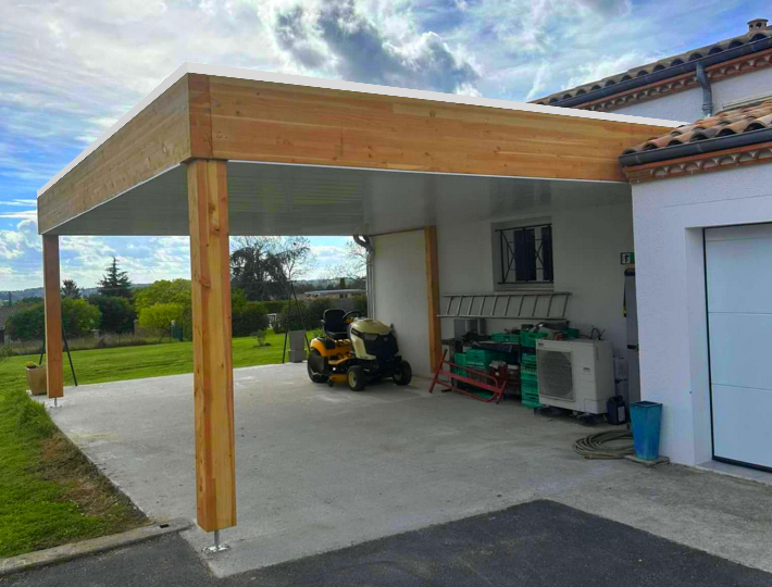 Photo: Installation d'un carport pour voiture - Comparin